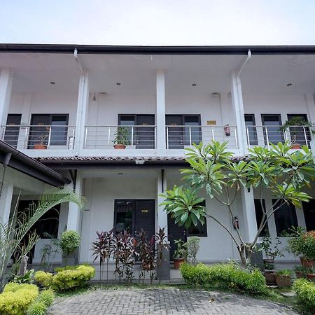 Reddoorz @ Avros Guest House Medan Ngoại thất bức ảnh