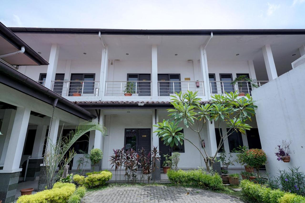 Reddoorz @ Avros Guest House Medan Ngoại thất bức ảnh