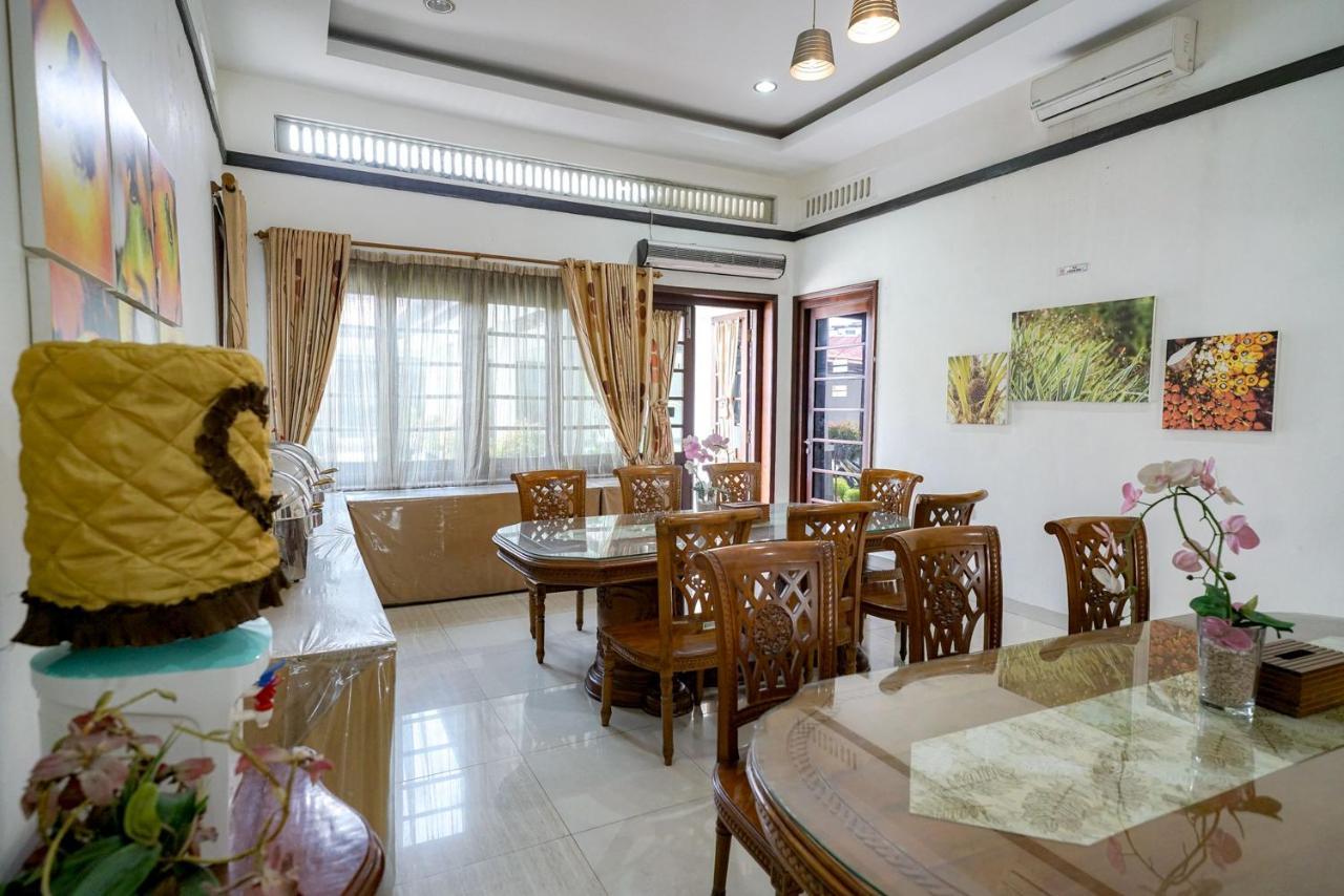 Reddoorz @ Avros Guest House Medan Ngoại thất bức ảnh