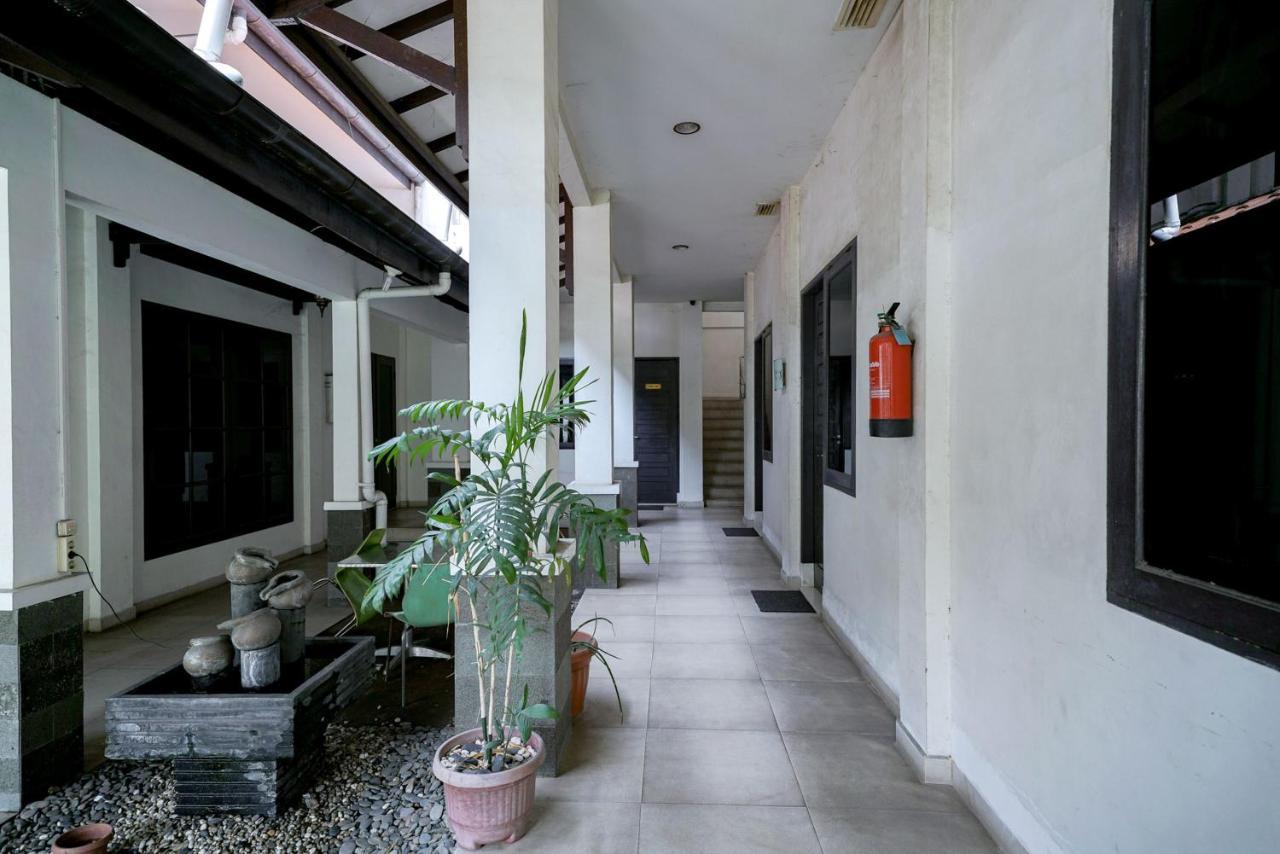 Reddoorz @ Avros Guest House Medan Ngoại thất bức ảnh