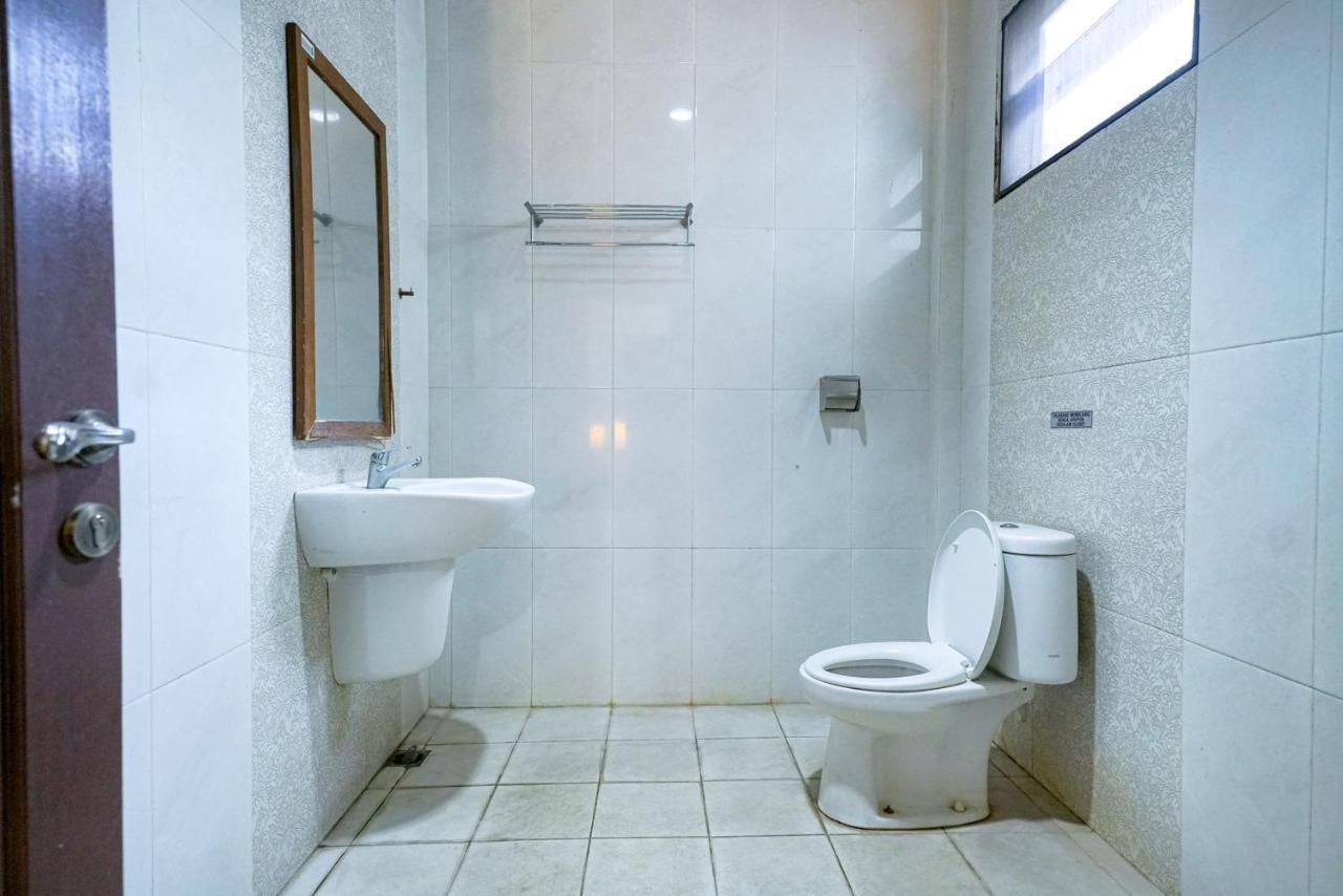 Reddoorz @ Avros Guest House Medan Ngoại thất bức ảnh