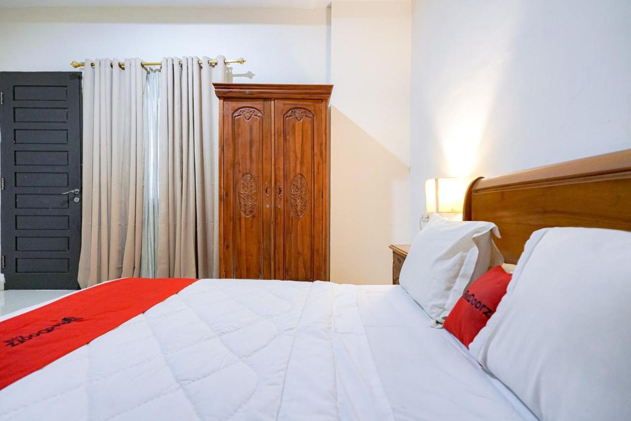 Reddoorz @ Avros Guest House Medan Ngoại thất bức ảnh