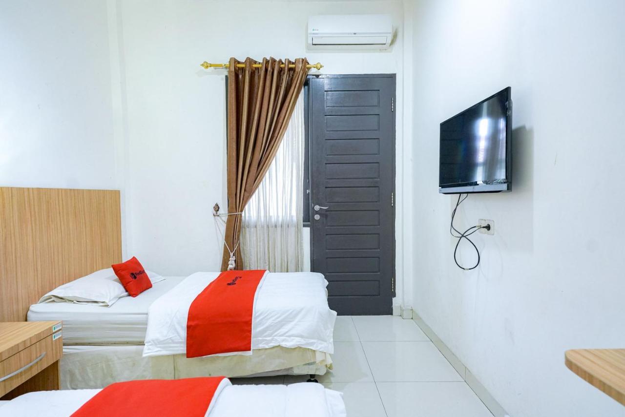 Reddoorz @ Avros Guest House Medan Ngoại thất bức ảnh