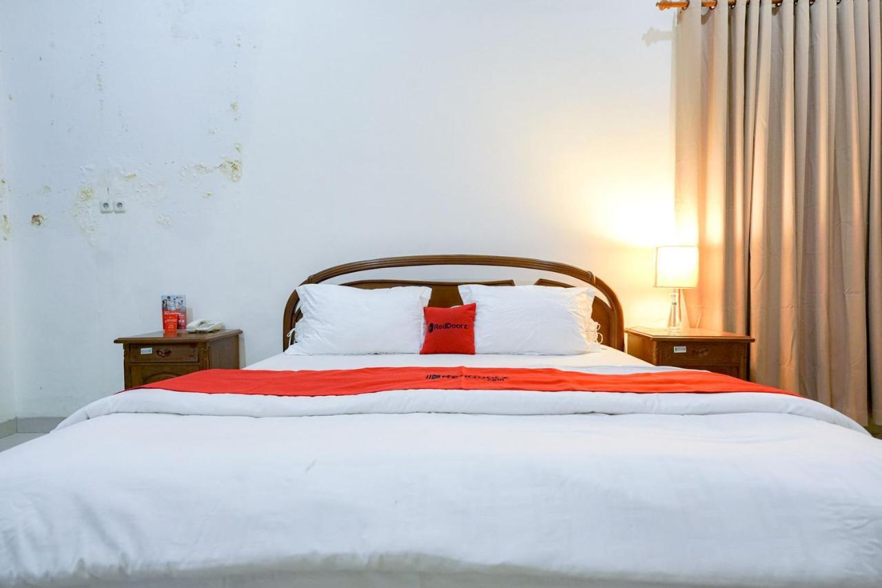 Reddoorz @ Avros Guest House Medan Ngoại thất bức ảnh